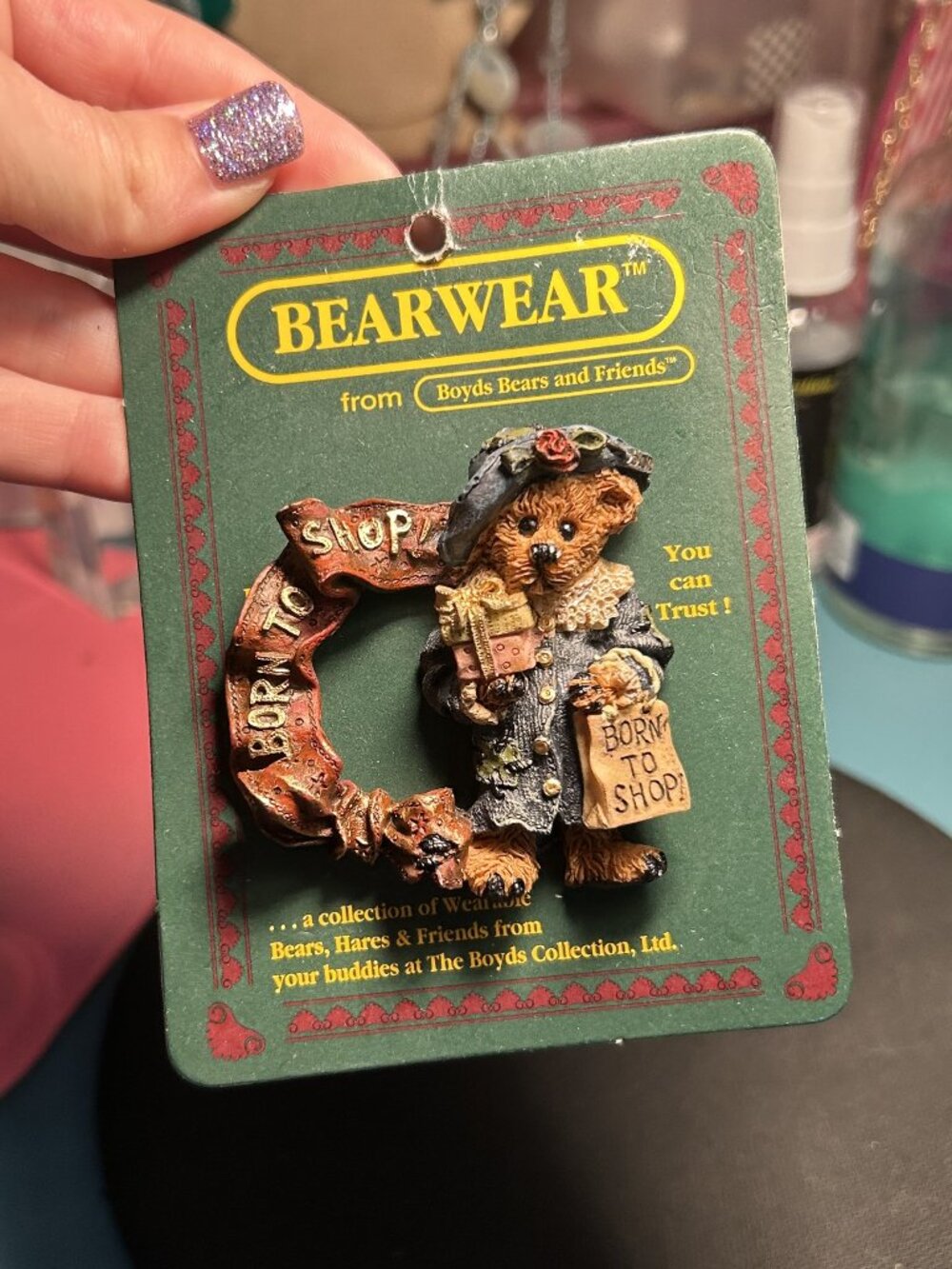 Vintage 1995 Boyds Bears Bearwear "Born To Shop" Resin Brooch Pin - NWT
